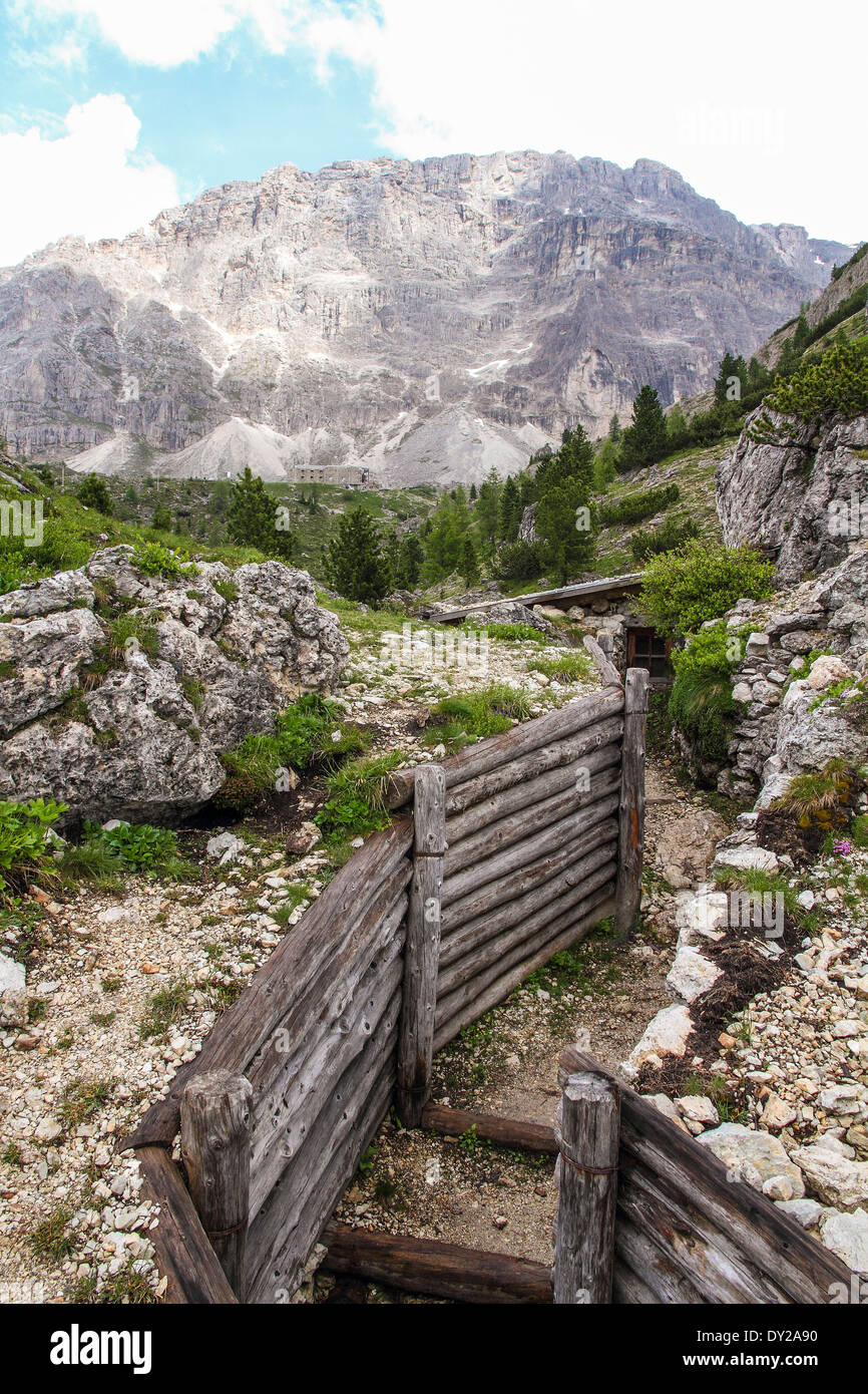 Passo Lagazuoi, Dolomiti Ampezzane, Val Parola, military shelters 1° world war in  Tre sassi Fortress Stock Photo