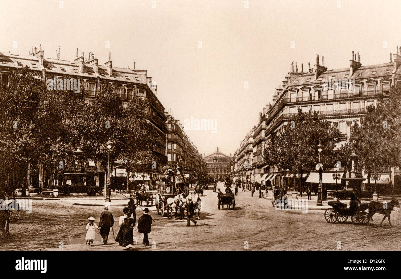 Avenue de L'Opera, Paris, circa 1900. Photograph Stock Photo