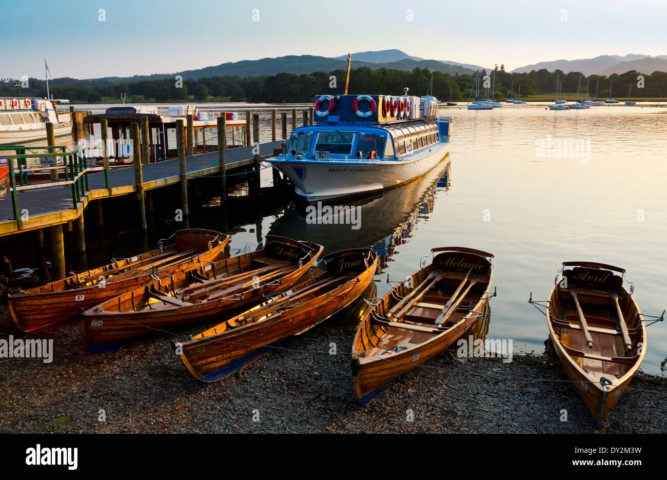 Passenger ferry boat on lake windermere hires stock photography and