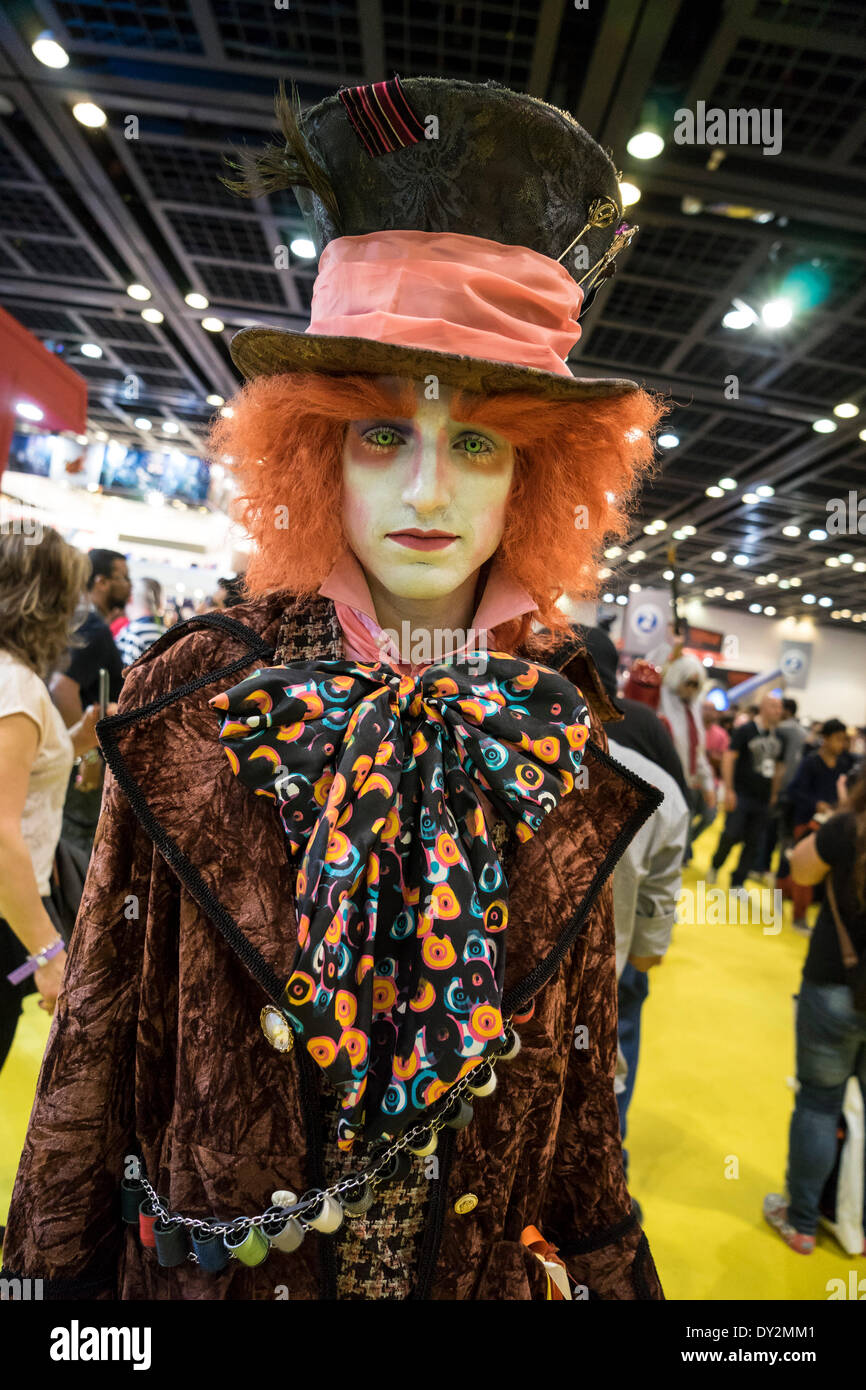 Dubai United Arab Emirates 4th April 2014 Fan Dressed As Willy Stock Photo Alamy