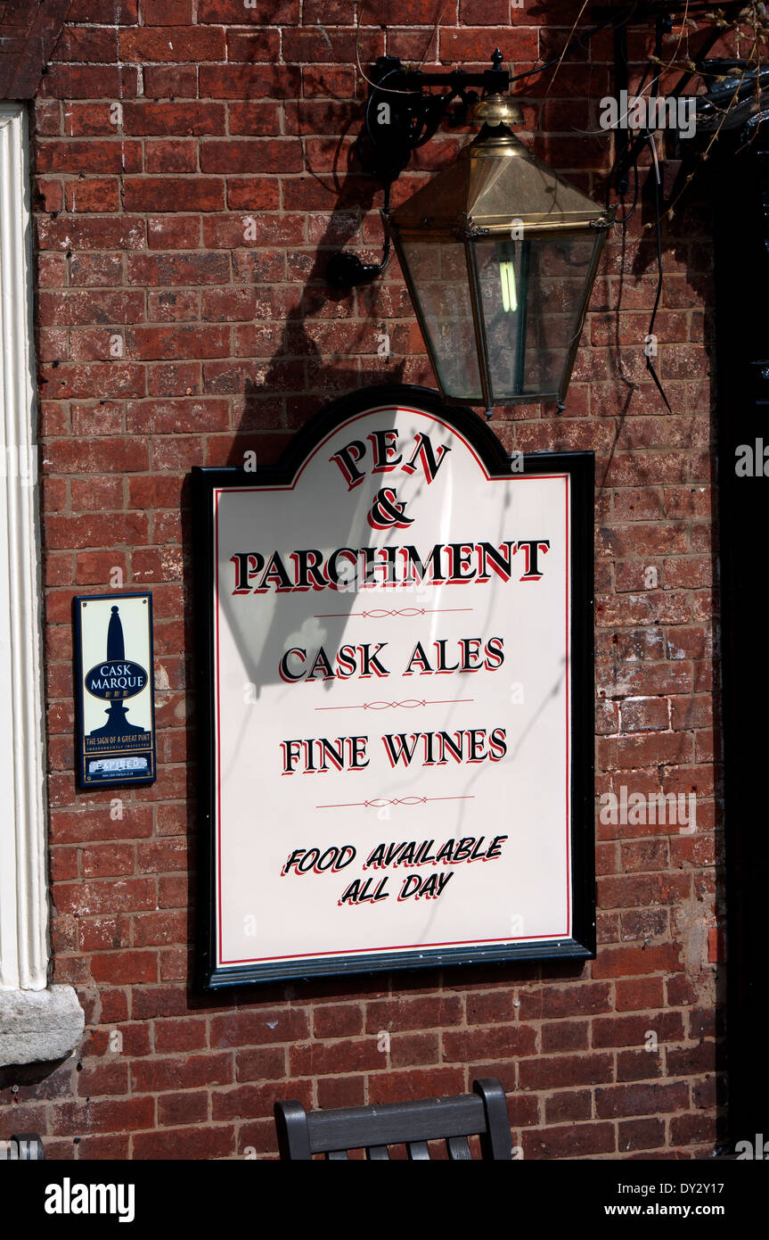 Pen and Parchment pub sign, Stratford-upon-Avon, UK Stock Photo - Alamy