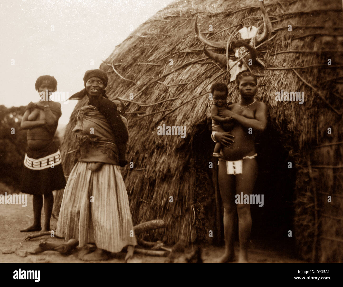 Bali village women in the 1920s Stock Photo - Alamy