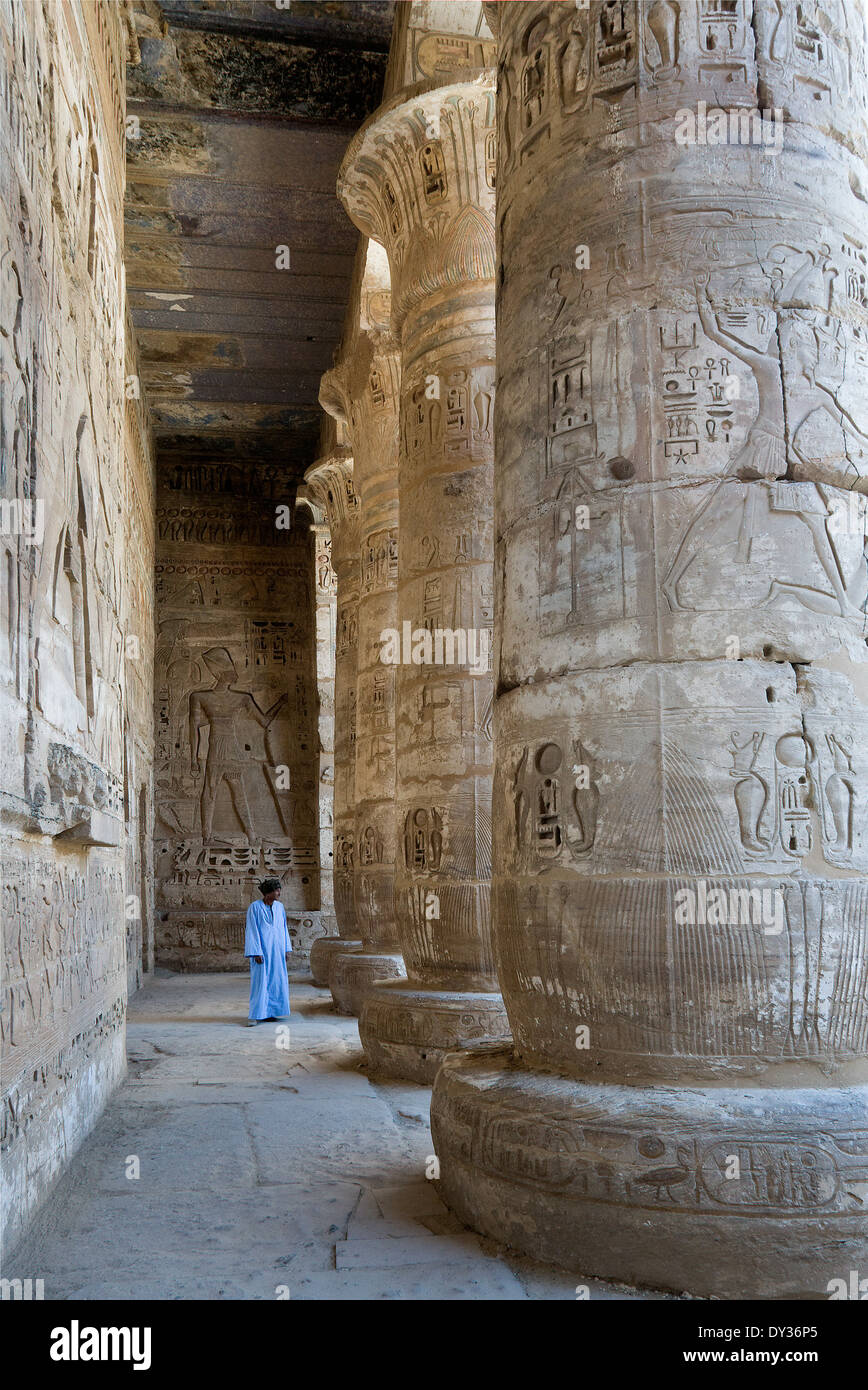Temple of Ramses III (11981167 b.C. XX° Dyn.) at Habu reliefs on the columns in the