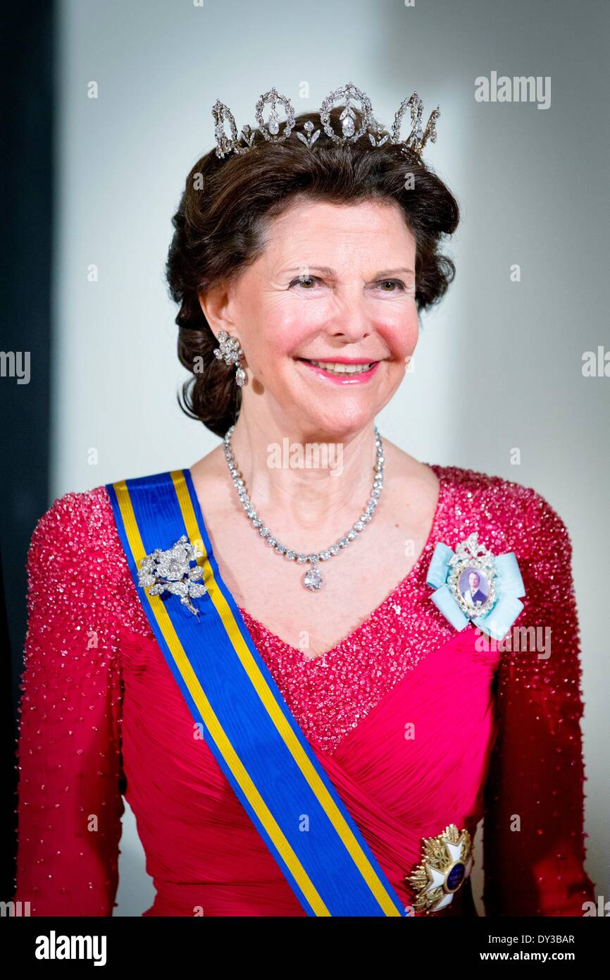 Amsterdam, The Netherlands. 04th Apr, 2014. Queen Silvia of Sweden poses for the official photograph before a banquet at the Royal Palace in Amsterdam, The Netherlands, 04 April 2014. Sweden and The Netherlands celebrate 400 years of diplomatic relations between both countries. Photo: Patrick van Katwijk/NETHERLANDS AND FRANCE OUT - NO WIRE SERVICE -/dpa/Alamy Live News Stock Photo