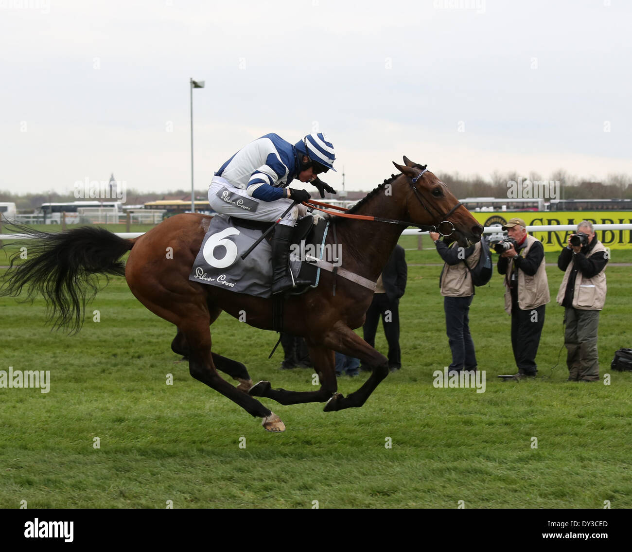 Hurdle at aintree racecourse hires stock photography and images Alamy