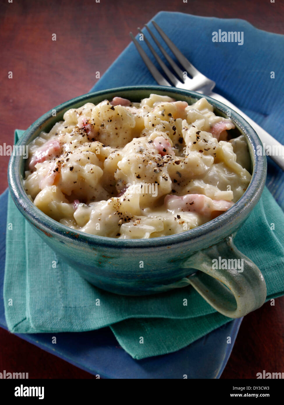 Cauliflower cheese cooked in a cup Stock Photo Alamy