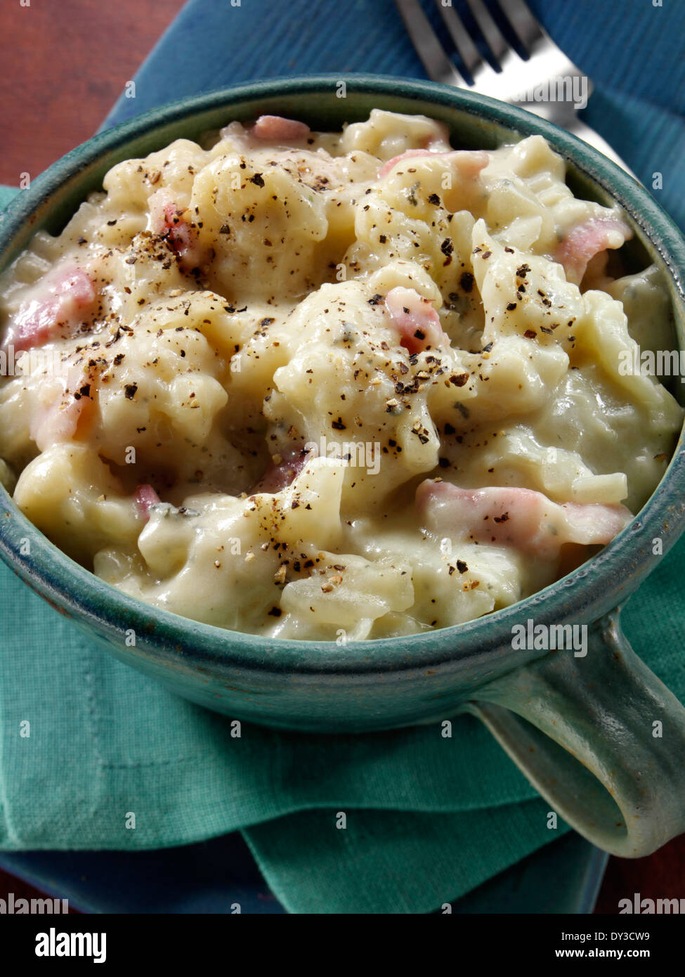Cauliflower cheese cooked in a cup Stock Photo Alamy