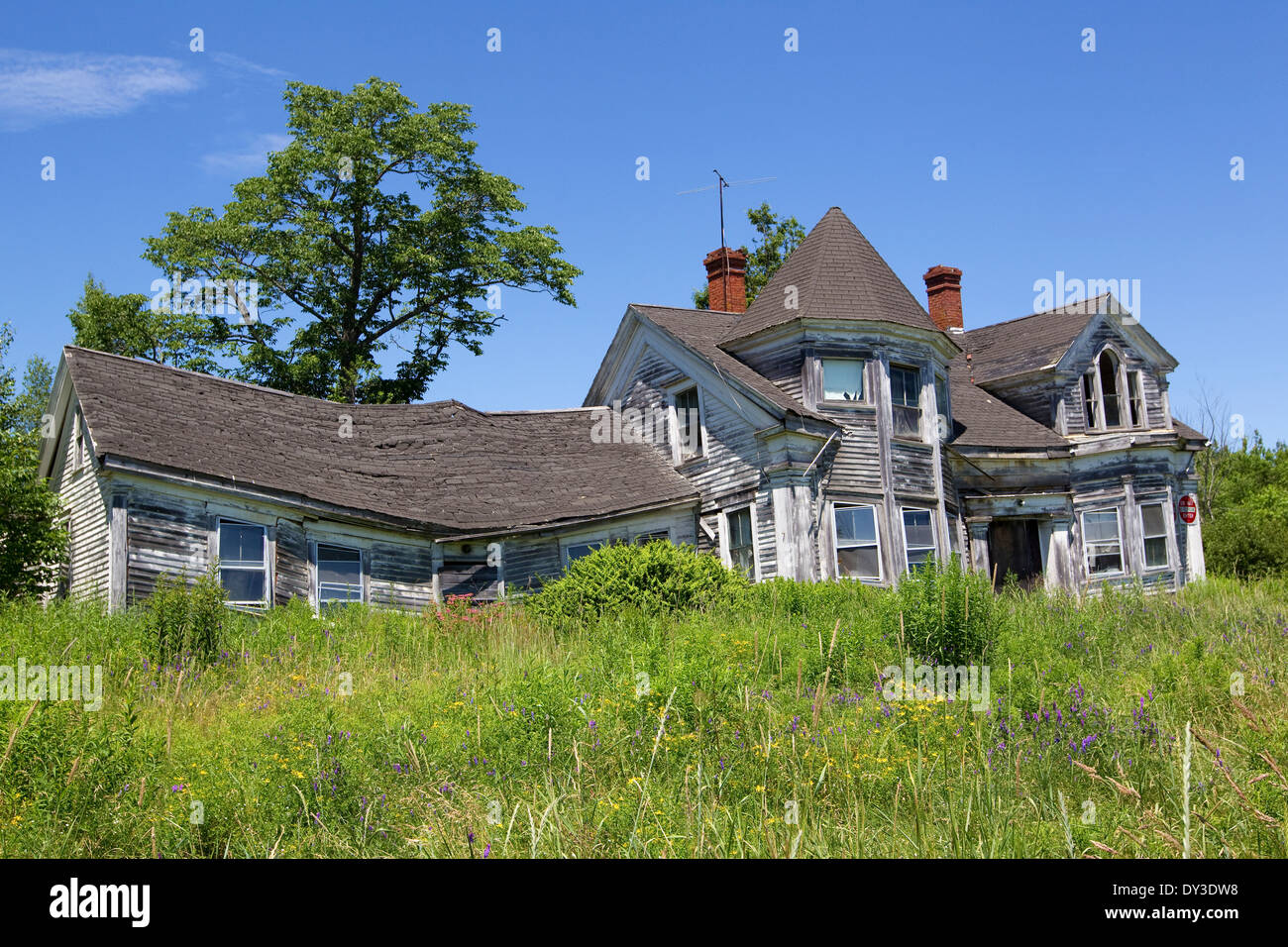 Abandoned house maine hires stock photography and images Alamy