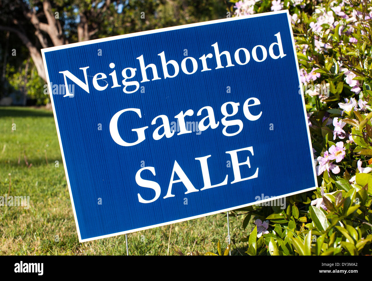 Neighborhood Garage Sale sign Stock Photo - Alamy