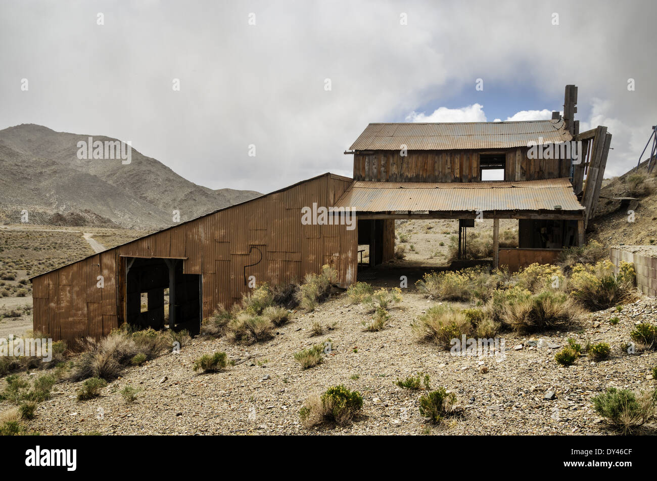 abandoned desert mine building ruins in Nevada Stock Photo
