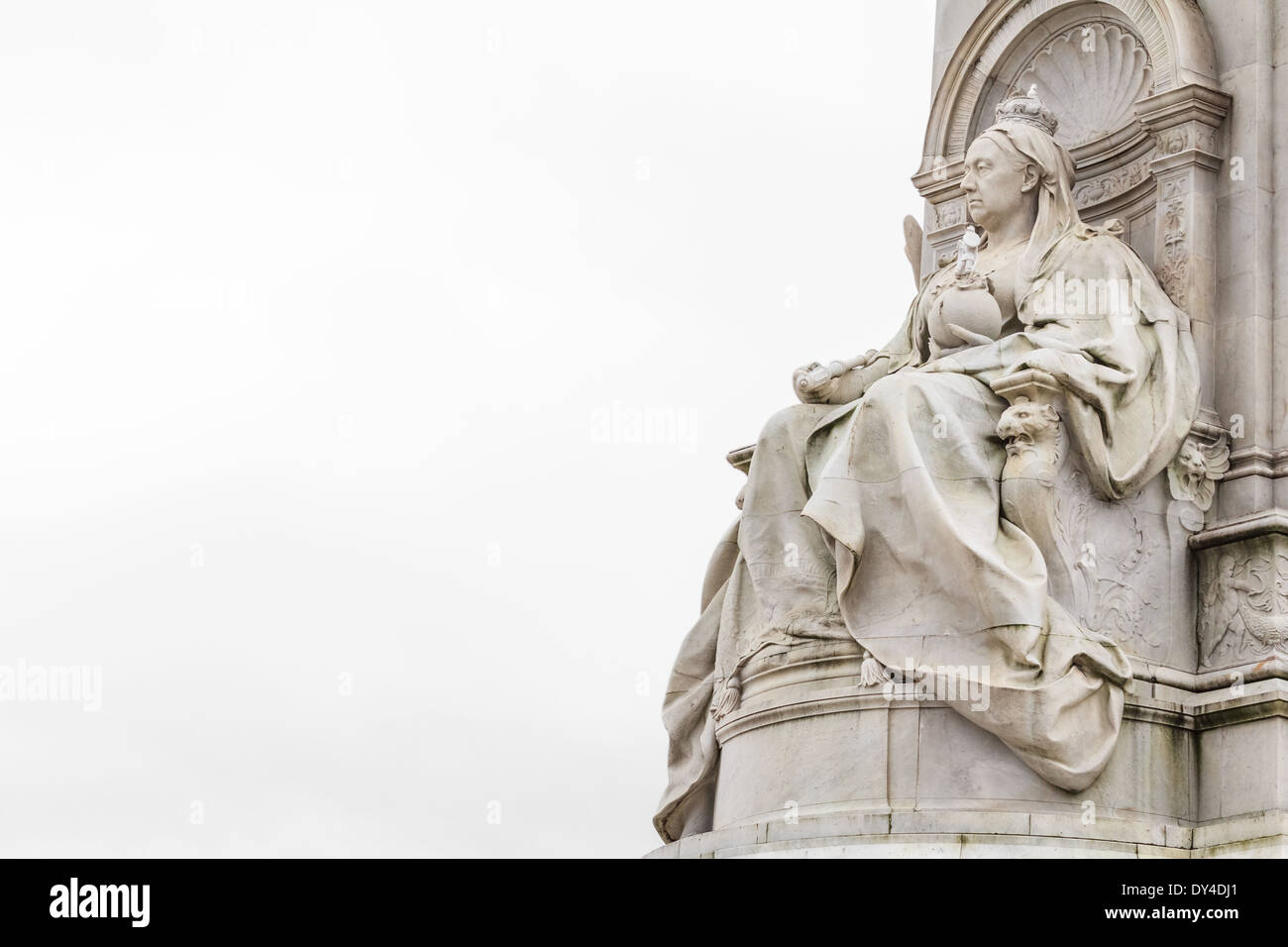 Memorial and statue of Queen Victoria in front of Buckingham Palace