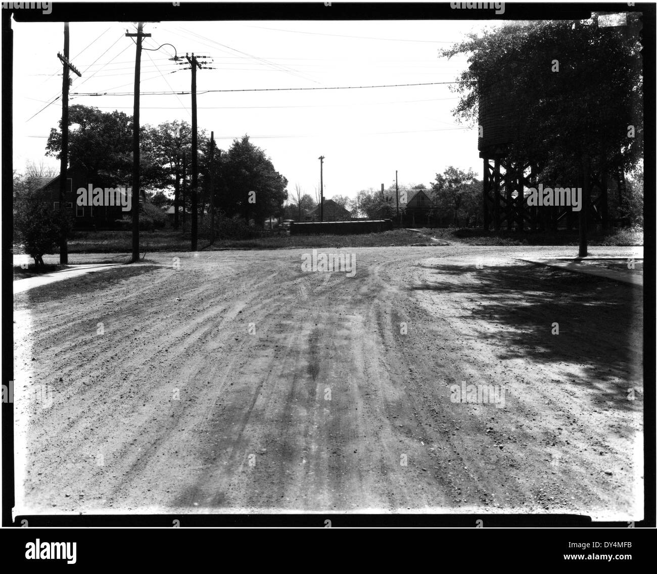Pearl Street near railroad Stock Photo Alamy