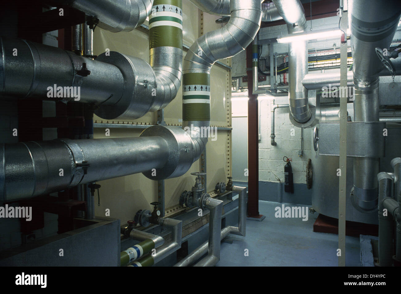 Aircon installation hires stock photography and images Alamy