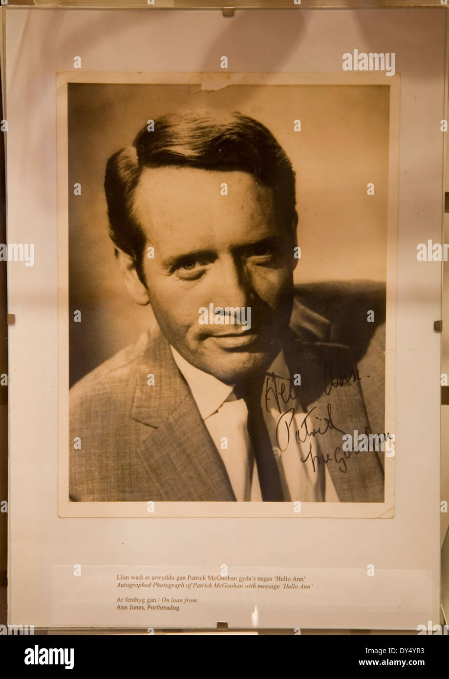 'The Prisoner' Patrick McGoohan, signed photograph memorabilia