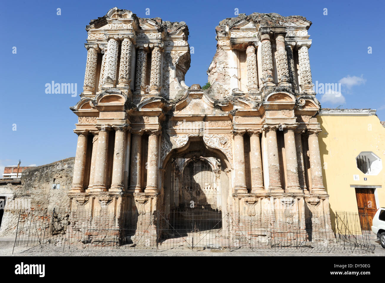 Guatemala antigua el carmen church hi-res stock photography and images ...