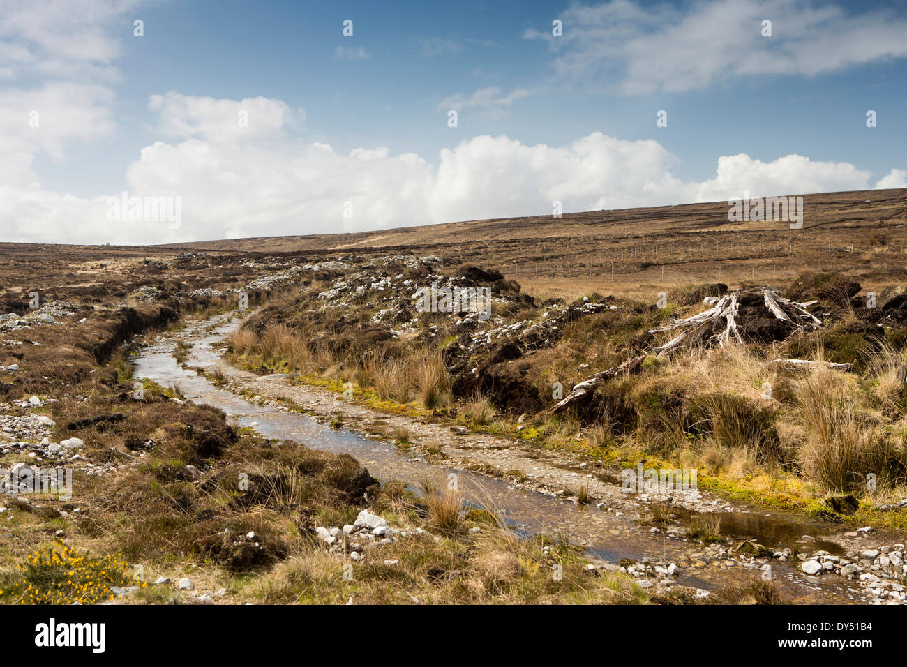 Ireland, Co Donegal, Gweedore, Meenaclady, turf cutter’s road onto bog Stock Photo