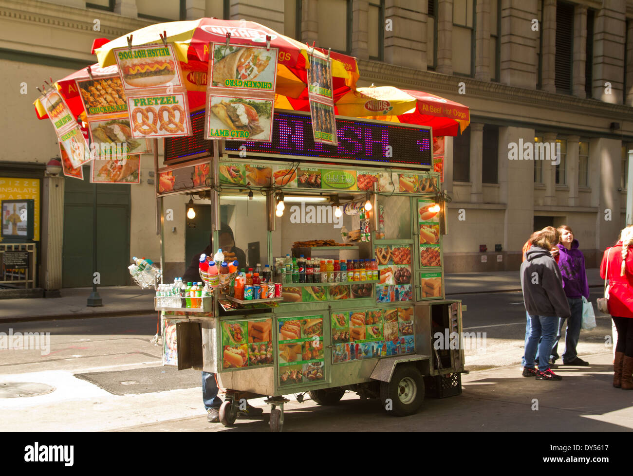 Street food vendor New York 27.03.2014 Stock Photo - Alamy