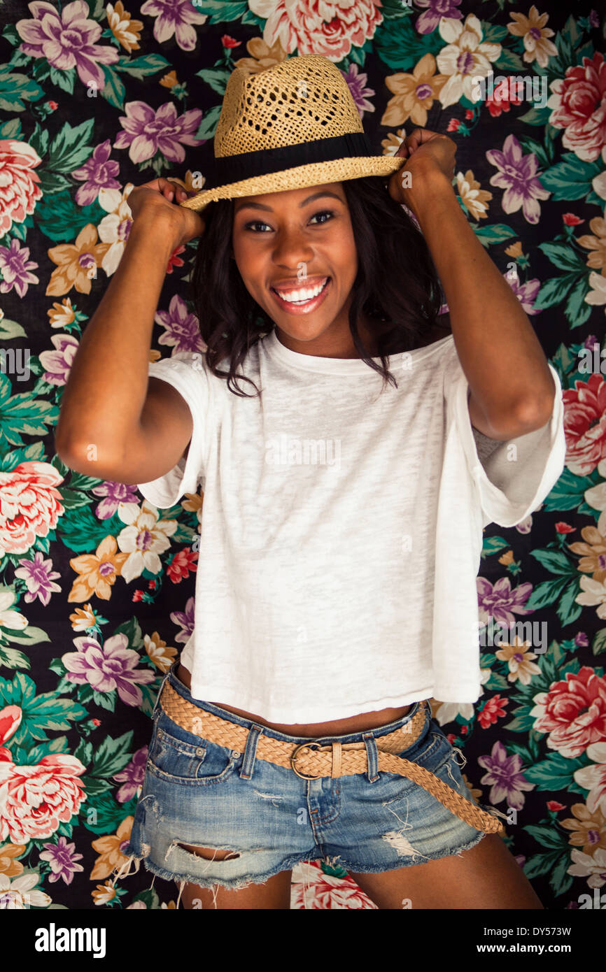 Woman In Straw Hat High Resolution Stock Photography and Images Alamy