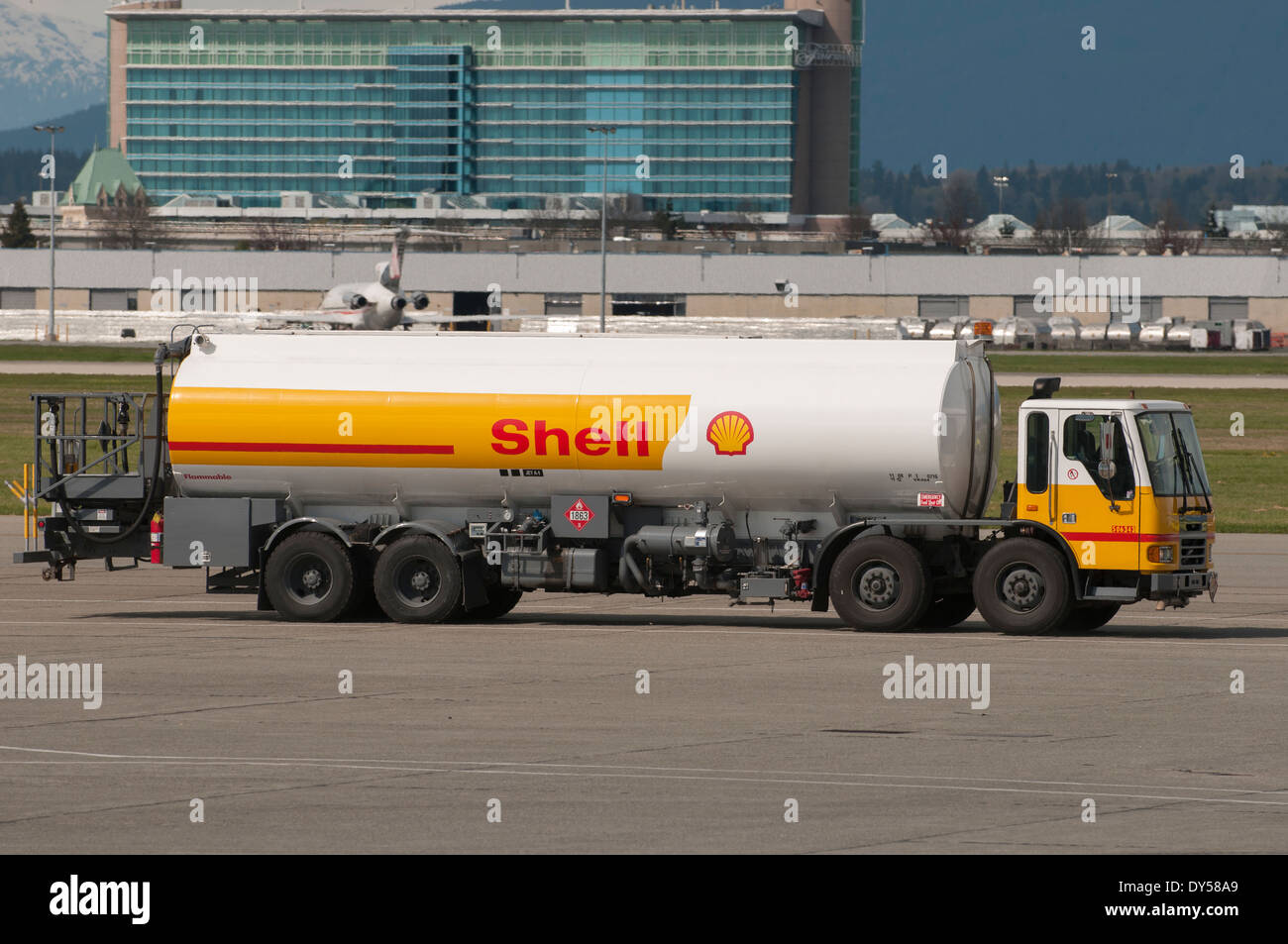 Shell mobile Jet fuel tanker on the tarmac of Vancouver International Airport. Stock Photo