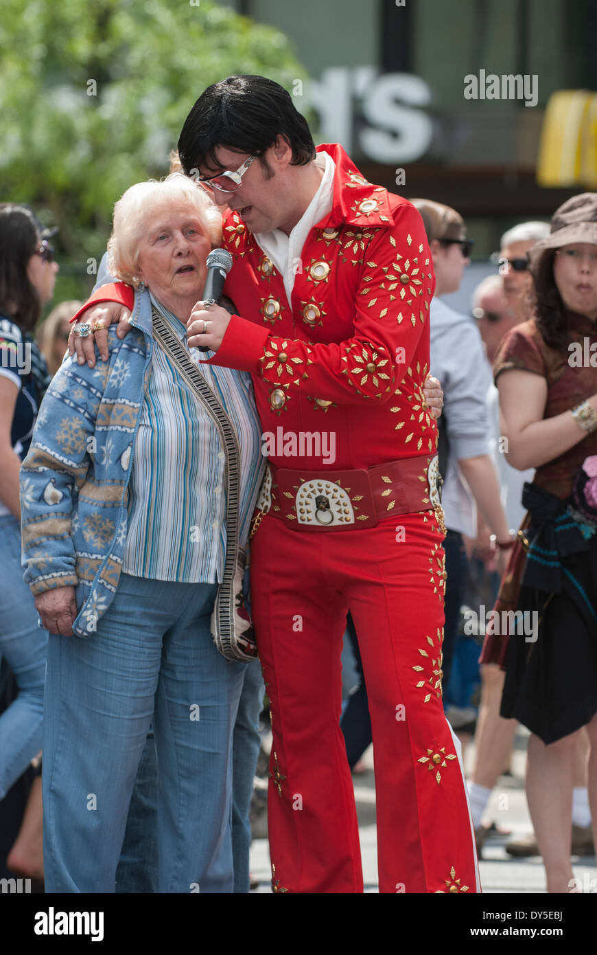 Elvis Presley impersonator Stock Photo Alamy