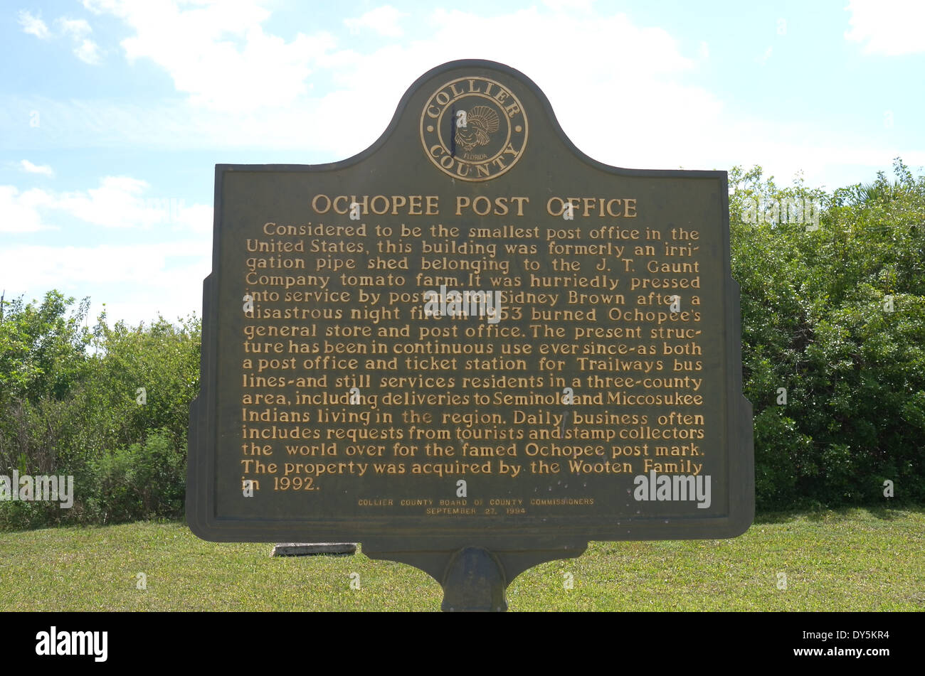 Sign outside Ochopee Post Office, the smallest post office in the United States Stock Photo