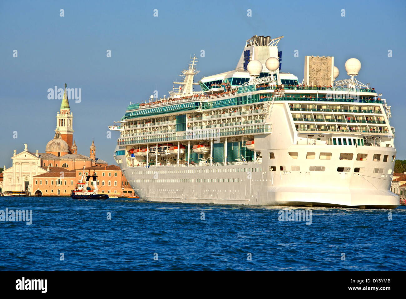 Tourist cruise liner and vaporetto sailing on Bacino di San Marco, Venice, UNESCO World Heritage Site, Veneto, Italy, Europe Stock Photo