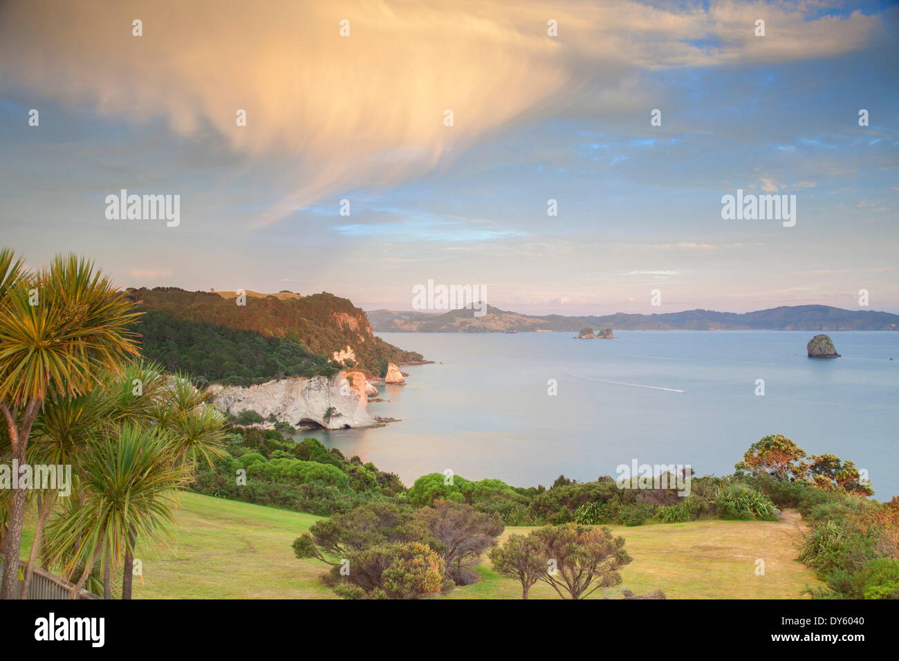 Cathedral Cove Marine Reserve (Te Whanganui-A-Hei) at sunrise, Coromandel Peninsula, Waikato, North Island, New Zealand, Pacific Stock Photo