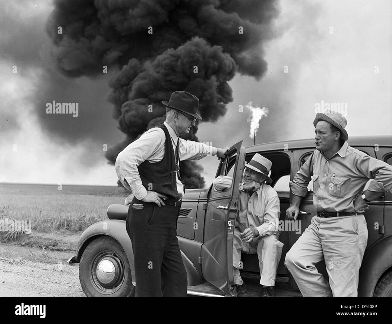 John Butler Rig Two rigs Black and White Stock Photos & Images - Alamy