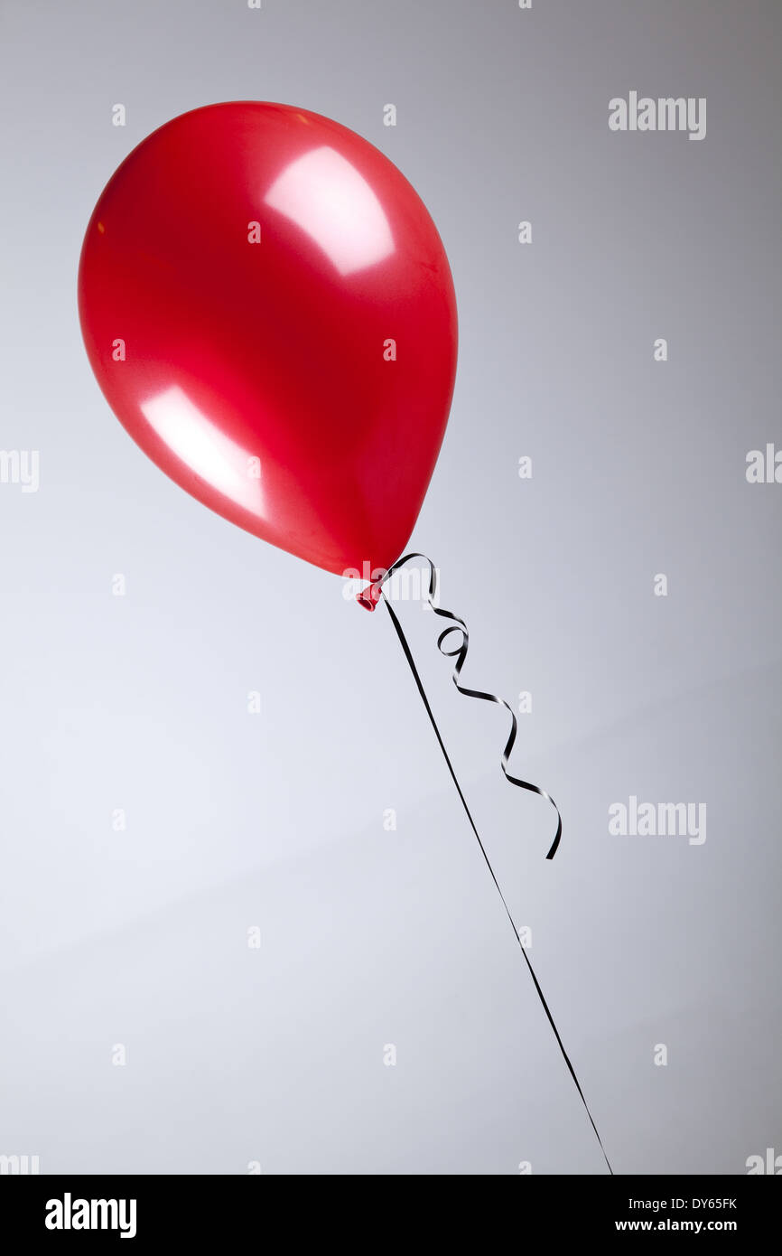 Red Balloon With String Images – Browse 29,908 Stock Photos