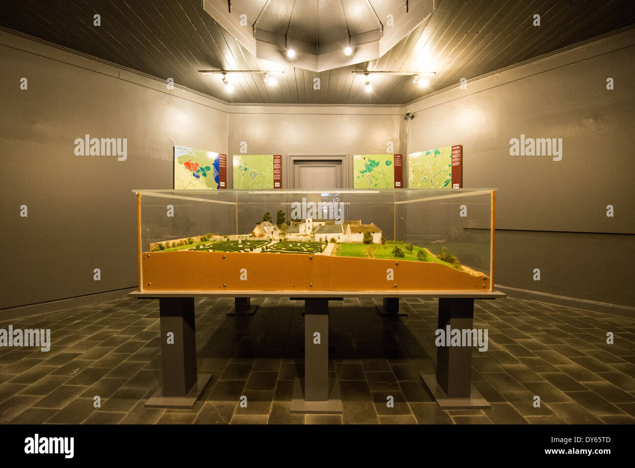 Estate maps and art hi-res stock photography and images - Alamy
