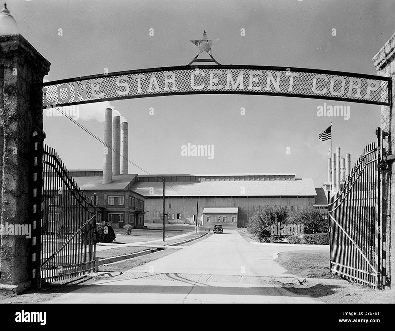 [Gate, Lone Star Cement Corp.] Stock Photo Alamy