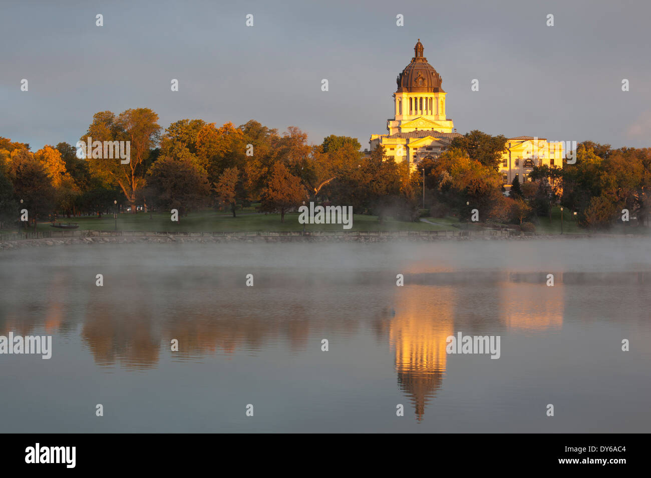 USA, South Dakota, Pierre, South Dakota State Capitol exterior at dawn