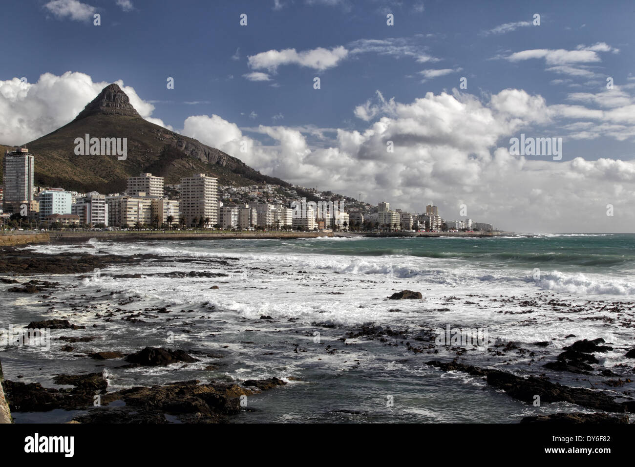 View of Lion's Head and Cape Town's suburb Greenpoint, South Africa ...