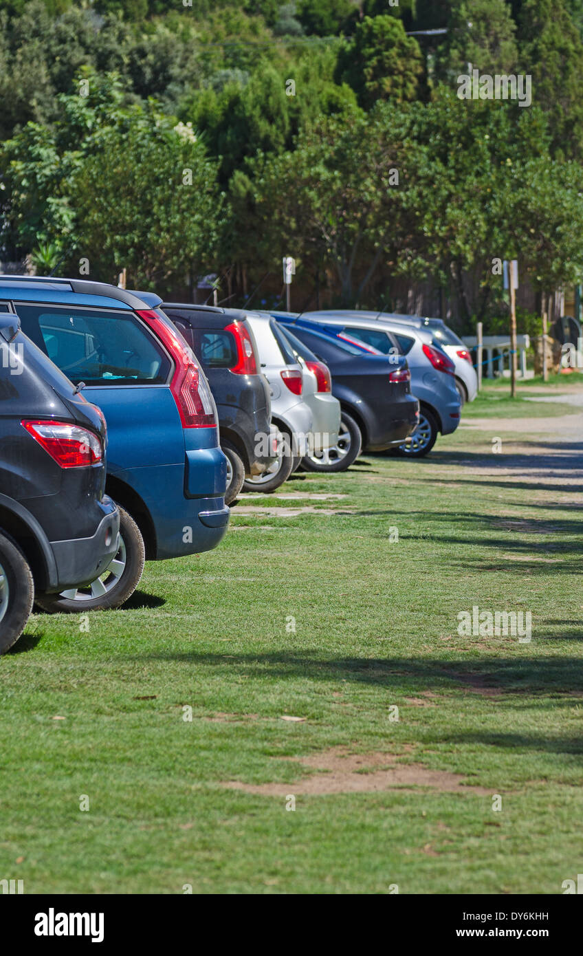 Car parking on grass hires stock photography and images Alamy
