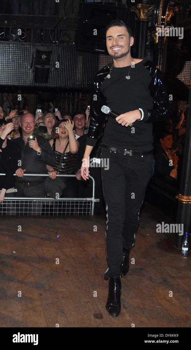 photo beau homme gay nu from Vance columbus gay bars dublin