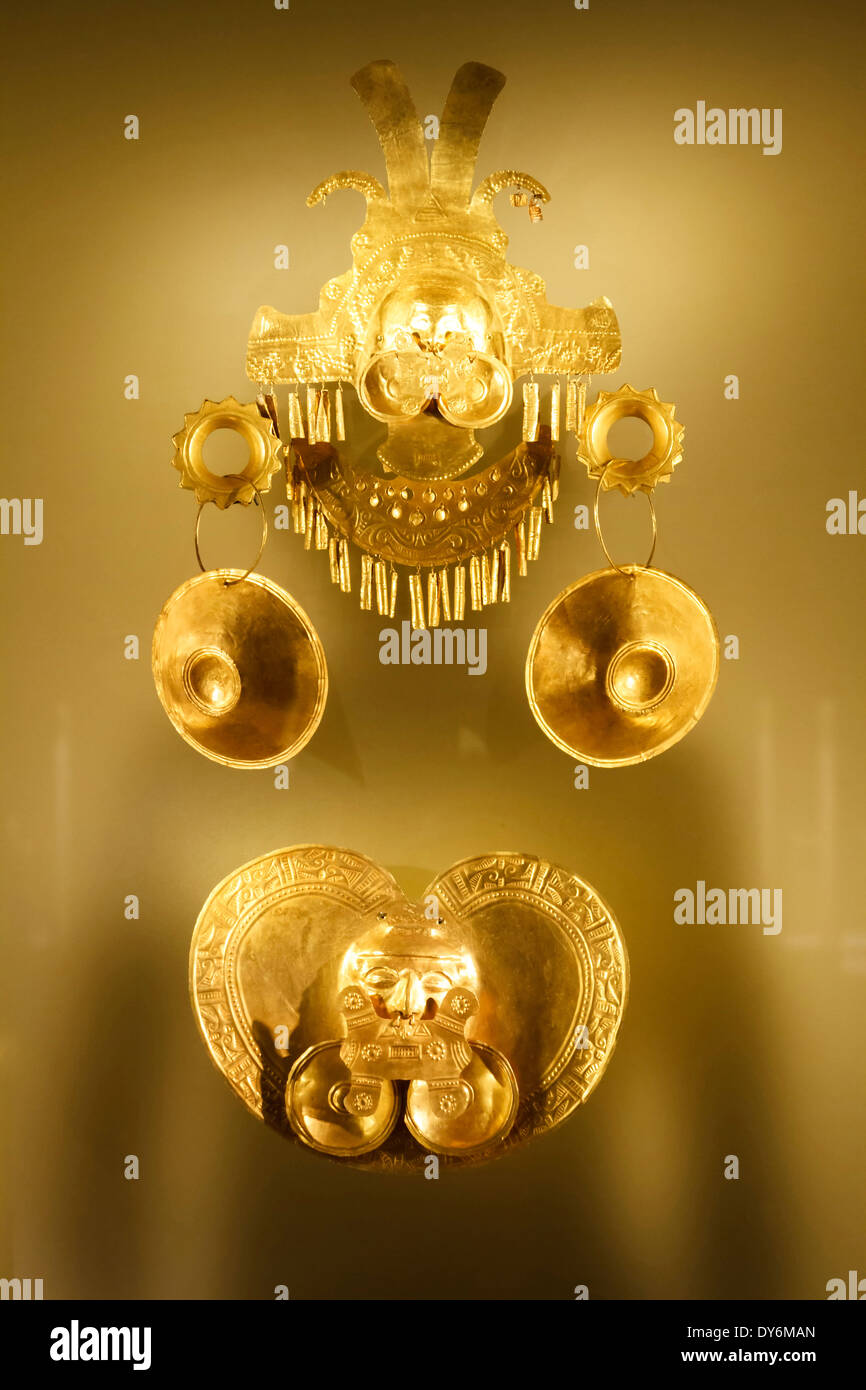 Headdress, Pectoral. Columbian gold artifacts. Stock Photo