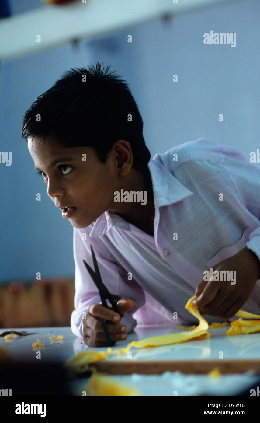 India Tamil Nadu, knitwear industry, children work in textile companies in  Tirupur Stock Photo - Alamy