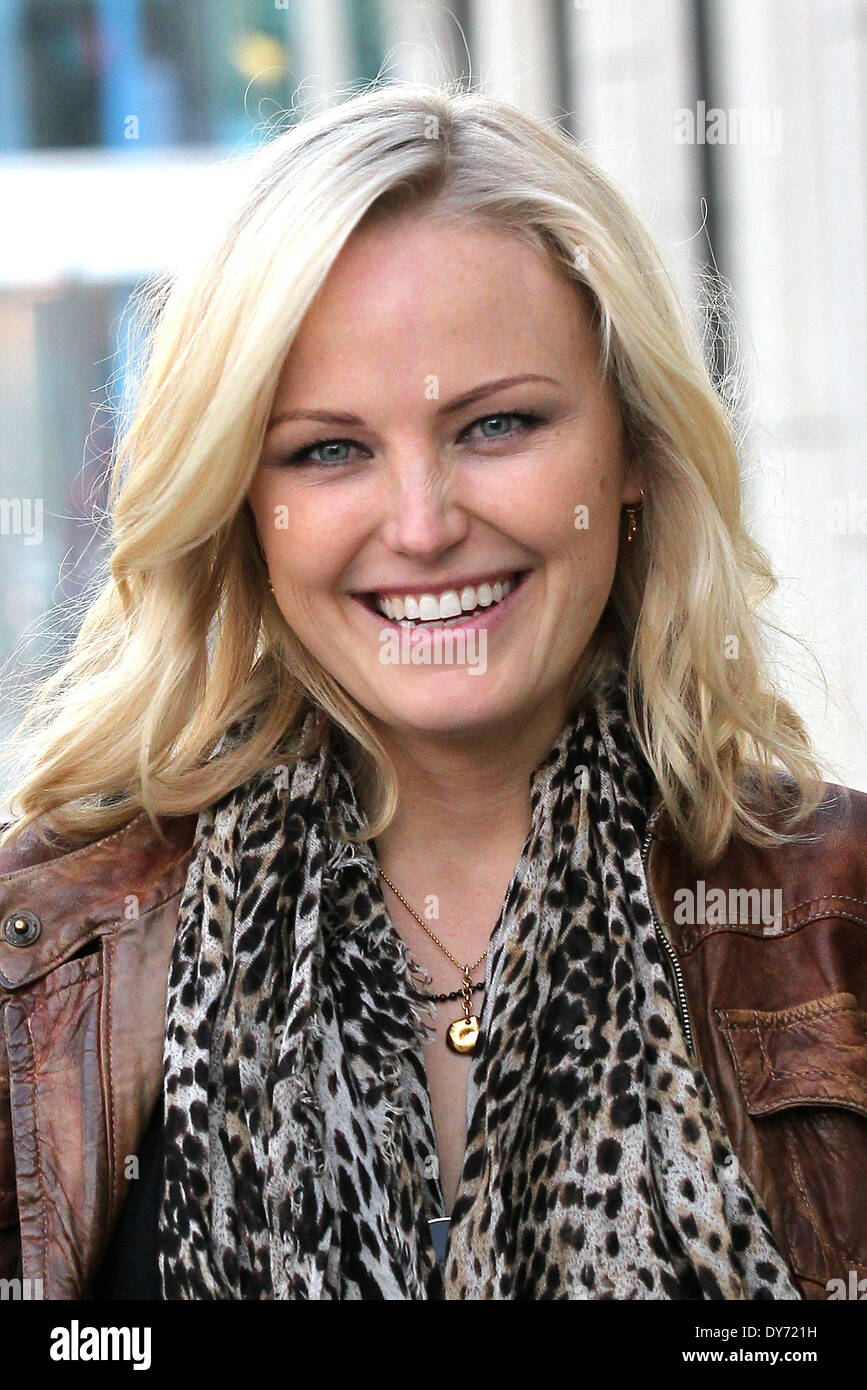 Pregnant Malin Akerman shopping at Kitson on Melrose in West Hollywood