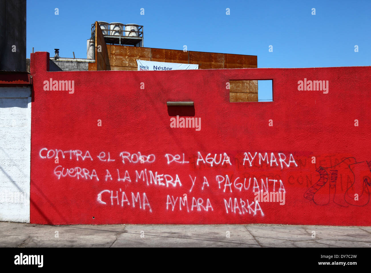 Graffiti protesting against use of water resources by Paguanta and other mining projects, Iquique, Region I , Chile Stock Photo