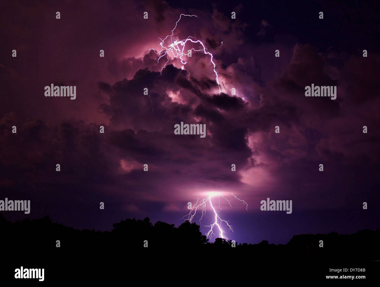 Severe lightning storm hi-res stock photography and images - Alamy