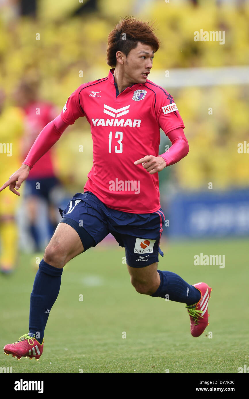 Takumi Minamino Cerezo April 6 14 Football Soccer 14 J League Division 1 Match Between Kashiwa Reysol 2 1 Cerezo Osaka At Hitachi Kashiwa Soccer Stadium In Chiba Japan Photo By Aflo Stock Photo Alamy