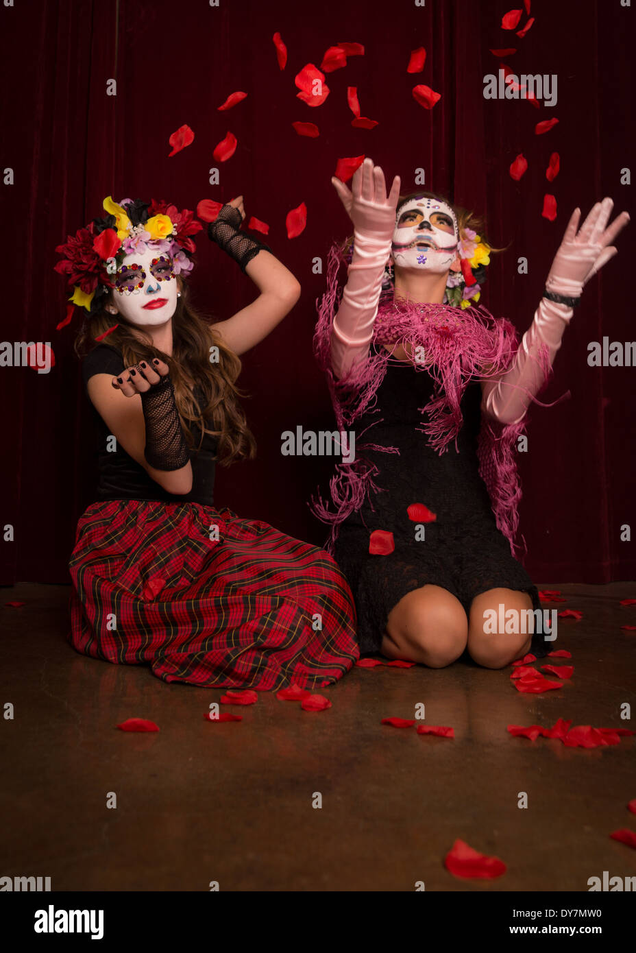 Playing dead woman hi-res stock photography and images - Alamy