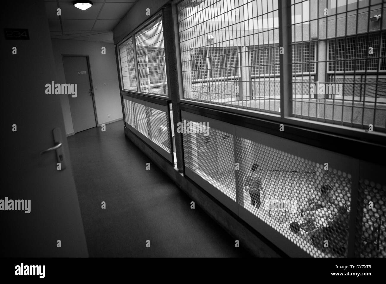 Mental patients at psychiatric hospital hires stock photography and images Alamy