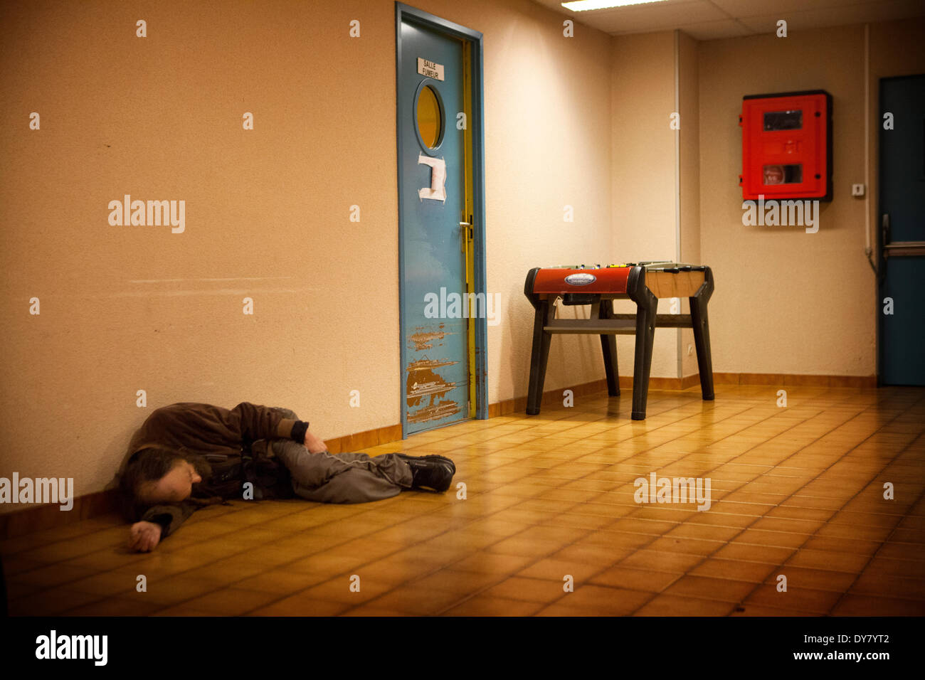Mental hospital bed hires stock photography and images Alamy