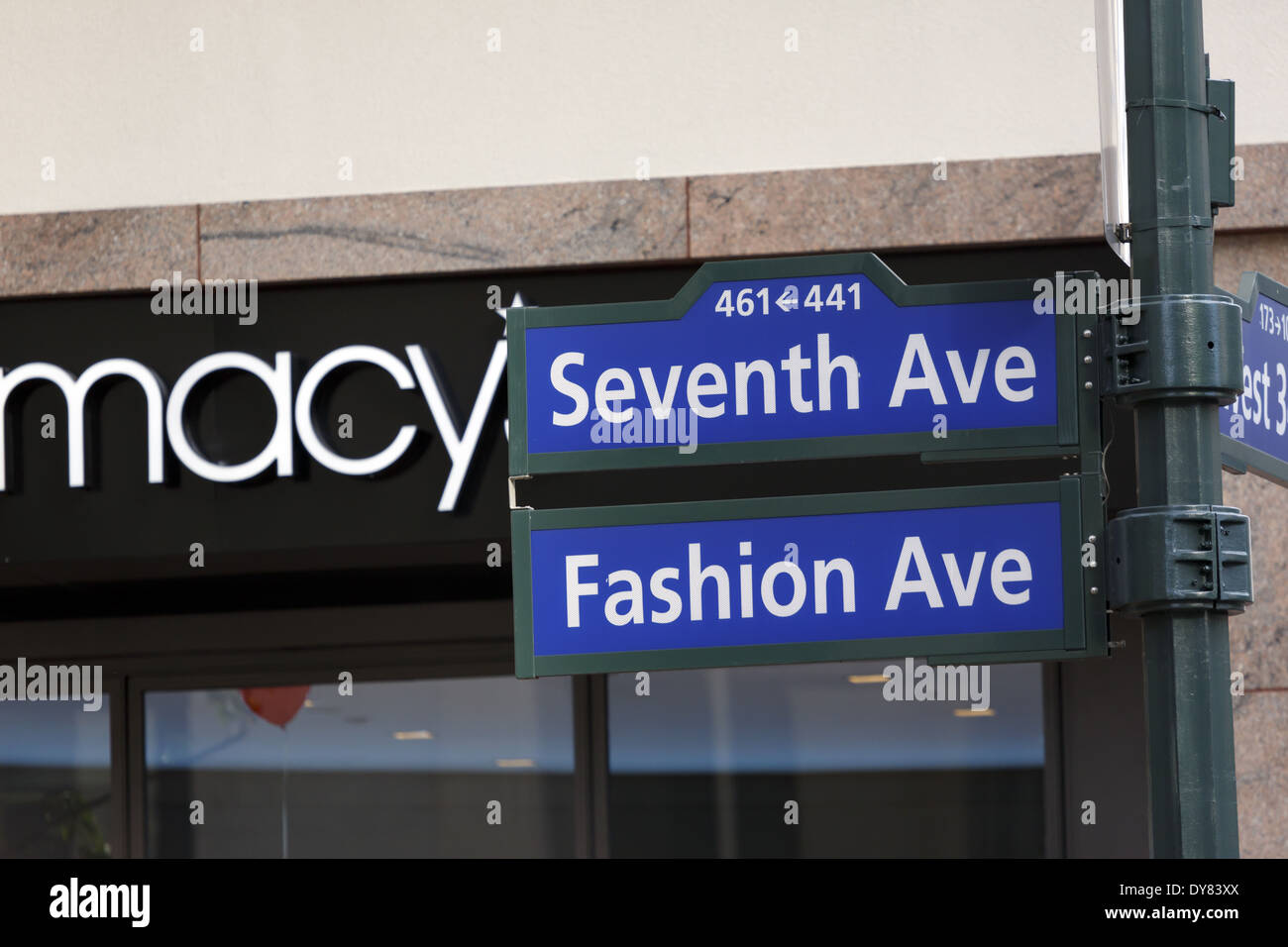 Fashion avenue new york hi-res stock photography and images - Alamy