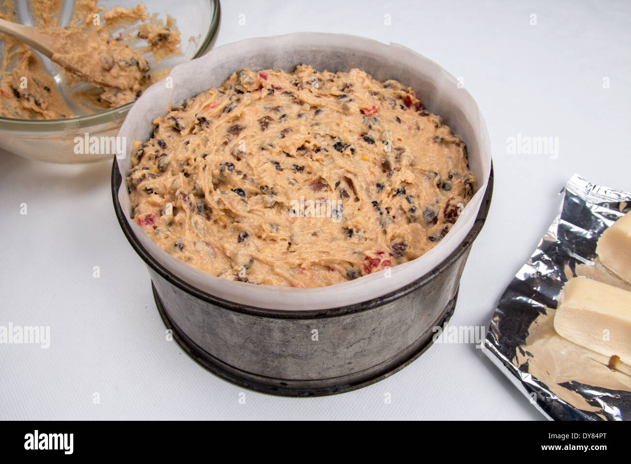 Bowl hot sale cake tin