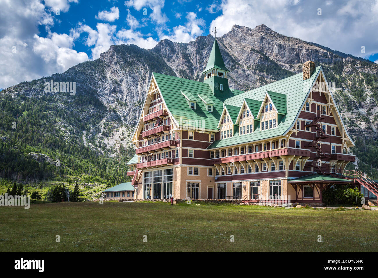 The Prince of Wales Hotel overlooking Upper Waterton Lake in Waterton Lakes National Park, Alberta, Canada. Stock Photo