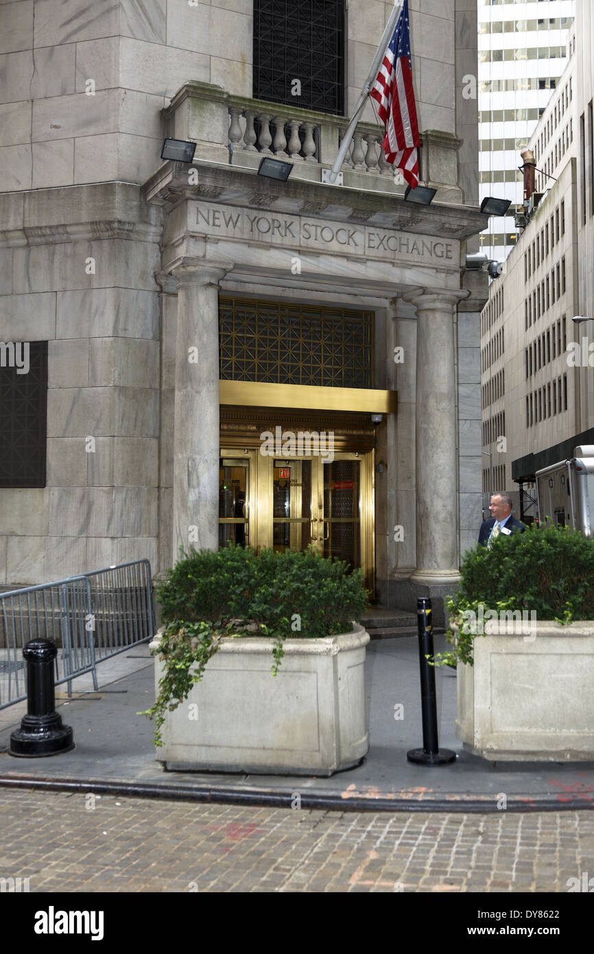 Corner entrance to New York Stock Exchange Stock Photo