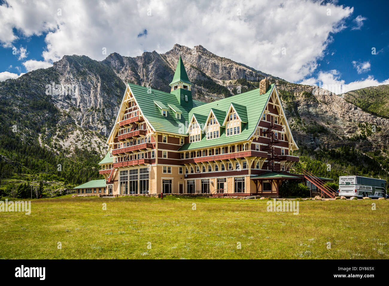 The Prince of Wales Hotel overlooking Upper Waterton Lake in Waterton Lakes National Park, Alberta, Canada. Stock Photo