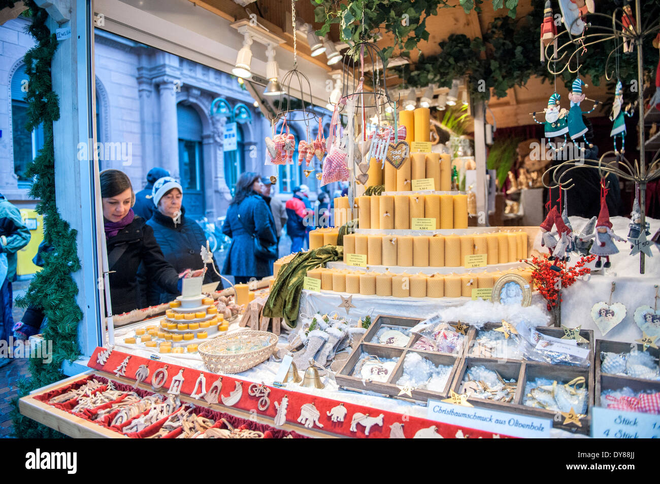 Candle stall traditional christmas market hi-res stock photography and ...
